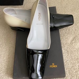 Fendi size 7 flats